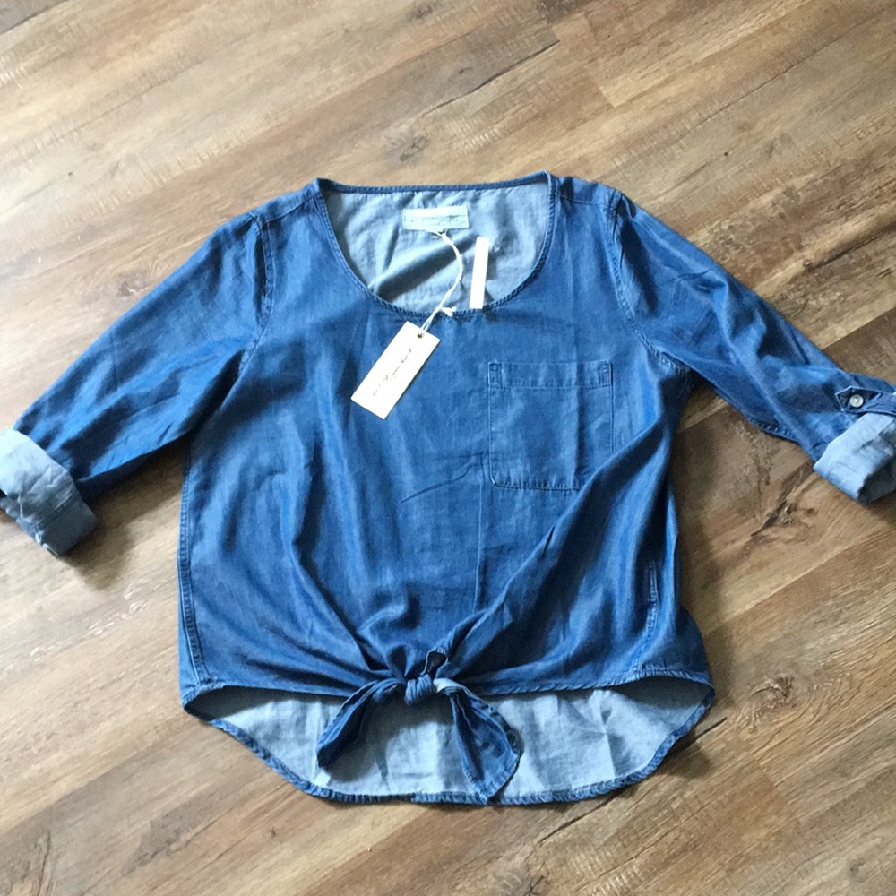 Brand new Young Hearts Run Free Top for young lady